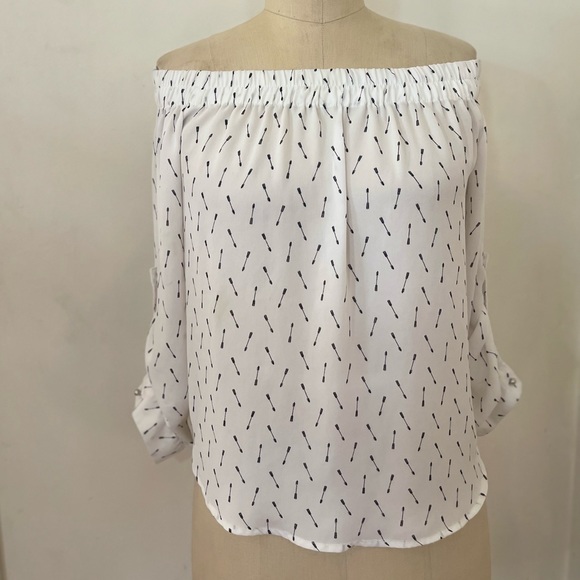 Sweet Rain White and Black Arrow Print Off-The-Shoulder Top - Picture 7 of 11